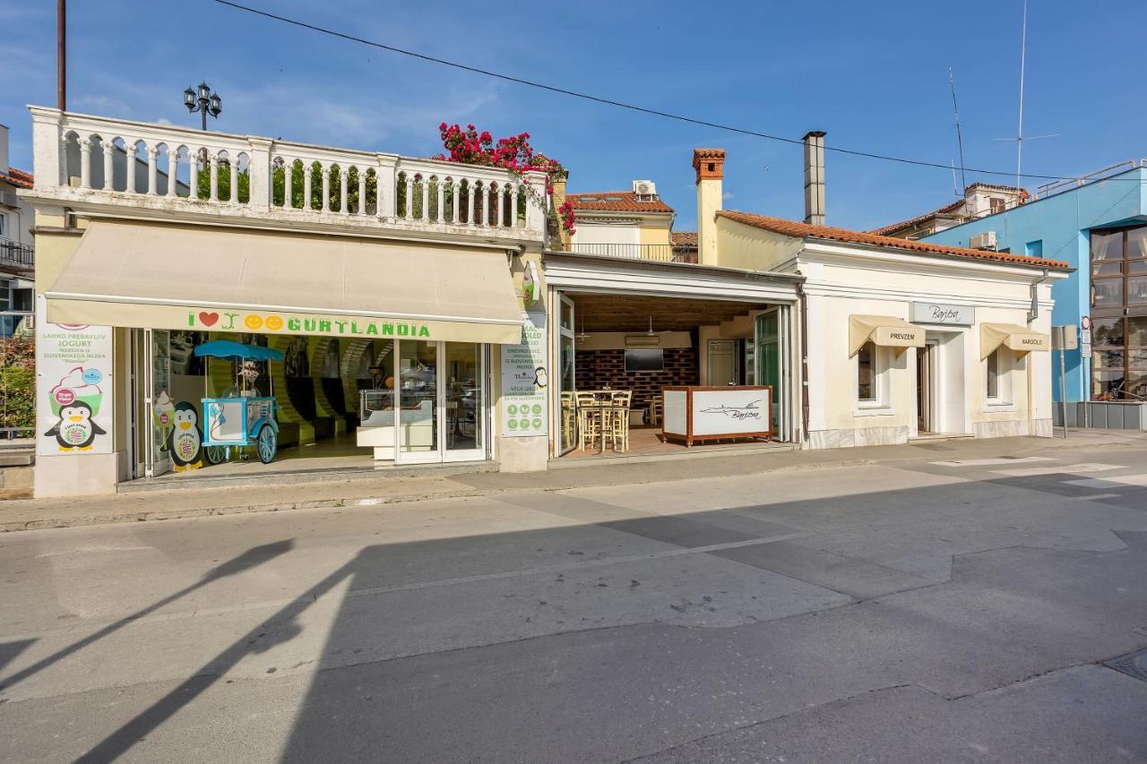 Vila Adriana Izola Luaran gambar